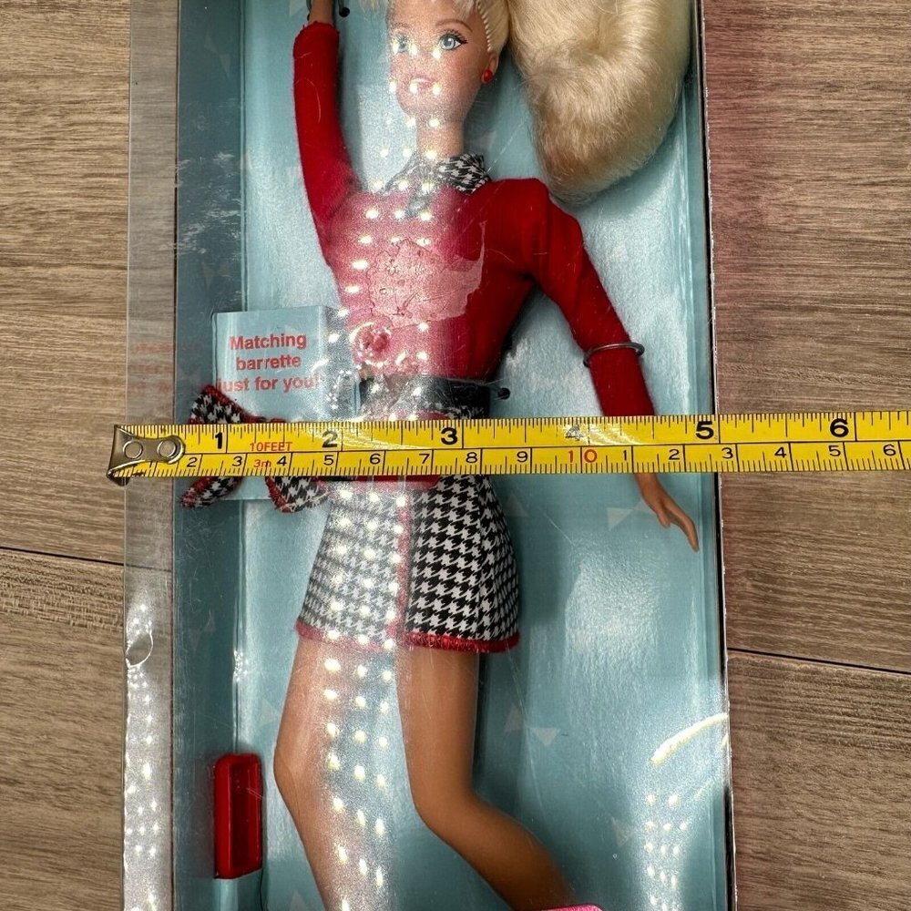 1997 Barbie Ponytails Fashion Doll AAFES Special Edition #18141 - Mattel - Picture 8 of 8